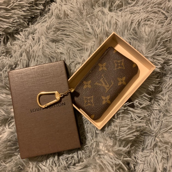 Louis Vuitton Accessories - LV monogram key pouch